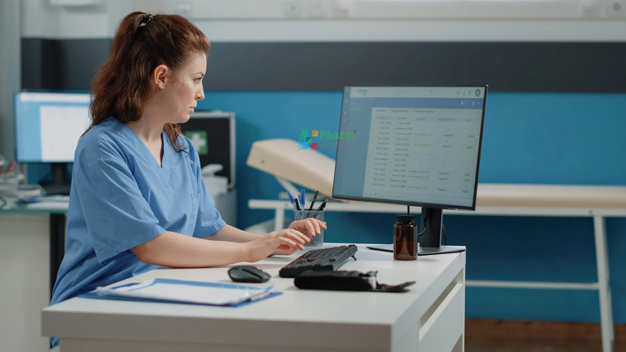 PharmCRM vs Generic CRMs: What’s Best For Pharmacies?